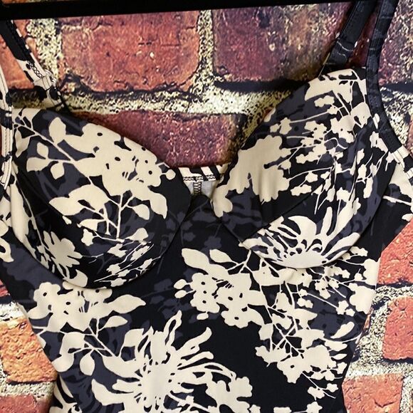 Newport News Swim Black & White One Piece Swim suit Size 12 - Picture 3 of 8